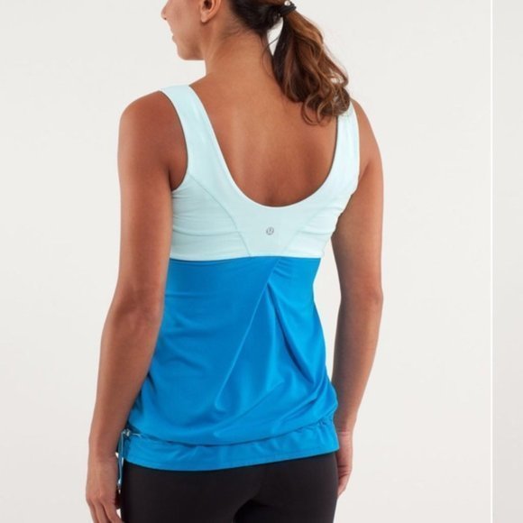 Lululemon Run: Tame Me Tank Beach Blanket Blue - Picture 2 of 12
